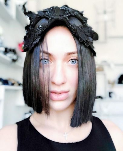Сніжана Бабкіна показала, як виглядає з новою зачіскою. Сніжана Бабкіна опублікувала фото, на якому позує в незвичному образі.