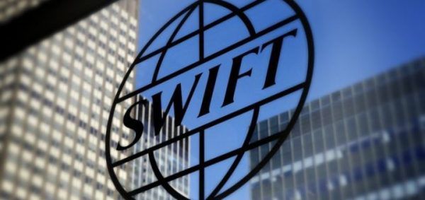 Москва готується до відключення Росії від системи SWIFT. Уряд РФ спільно з Кремлем опрацьовують стратегію дій в тому випадку, якщо Захід вирішить відключити Росію від банківської системи SWIFT.