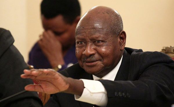 Президент Уганди заборонив оральні ласки, бо "рот призначений для їжі". Ми знаємо, як треба займатися сексом, запевняє президент.