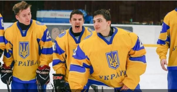 Українська юнацька збірна з хокею виграла чемпіонат світу. В останньому матчі юніори закинули шість шайб у ворота супротивника.