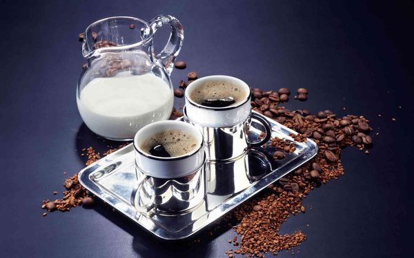 Чому не можна пити каву з молоком?. Фахівці розкрили небезпеку вживання кави з молоком.