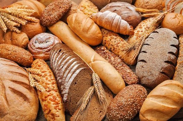 Фахівці розповіли про шкоду для здоров'я магазинного хліба. Продукт, в якому багато добавок, брати не варто.
