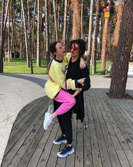 Надя Дорофєєва похвалилася новим фото з чоловіком. Солістка Час і Скло виклала в Мережу свіже сімейне фото.