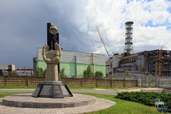 Чорнобильська трагедія, Як виглядає ЧАЕС через 32 роки після аварії (Фото). 26 квітня 1986 року на Чорнобильській АЕС прозвучала тривога, робітники з жахом дивилися на пульти управління, які сигналізують про великому вибуху на реакторі номер 4.