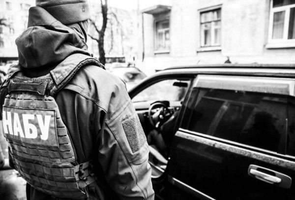 НАБУ має намір серйозно похитнути касту недоторканних корупціонерів в Україні. Під "гарячу руку" антикорупціонерів потраплять топ-чиновники і політики, обіцяє Ситник.