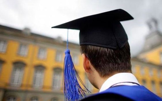 В Україні більше не буде вищих навчальних закладів. Цей термін скасували в рамках закону Про освіту .