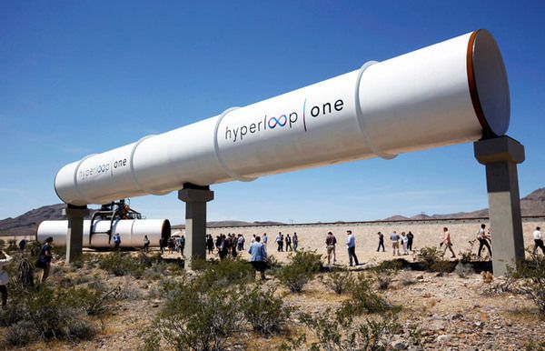 Стало відомо, коли запустять капсулу Hyperloop Ілона Маска. Швидкість капсули Hyperloop повинна перевищувати 600 кілометрів на годину.