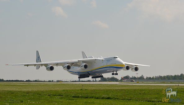 Найбільший літак у світі Ан-225 «Мрія» відновив польоти. На ньому проводилися роботи по заміні комплектуючих.