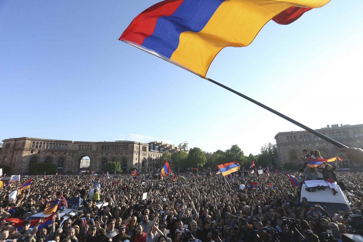 Армения готовится. Революция в Армении. Революция в Армении 2018. Бархатная революция в Армении. Бархатная революция в Армении фото.