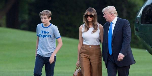 11-річний син Меланії Трамп зробив справжній модний фурор все із-за однієї речі - весь в маму. .Американські підлітки знайшли собі нового кумира – ним став юний син президента США Дональда Трампа і його дружини, фотомоделі Меланії Трамп.