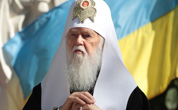 Філарет закликав уникнути вигнання УПЦ КП із окупованого Донбасу. Протягом одного місяця релігійні громади мають бути «зареєстровані за законом республіки».