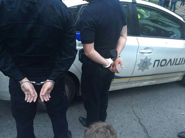 Поліція Одеси затримала шахраїв, які  "заробили" під приводом "акції на спеціальні купони". В Одесі затримана банда, яка заробила  700 тисяч грн шляхом обману громадян.