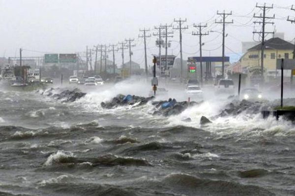 Що таке ураган? Рейтинг найсильніших у світі. Ураган – вітер, швидкість якого перевищує 32 метри в секунду.