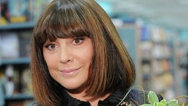 Як Наталія Варлей виглядає в свої 70 років - вже давно не студентка!. Чим запам'яталася нам ця усміхнена актриса?... звичайно ж, своїми яскравими ролями! Ліза Калачова з «12 стільців», панночка з «Вія» і Ніна з «Кавказької полонянки».