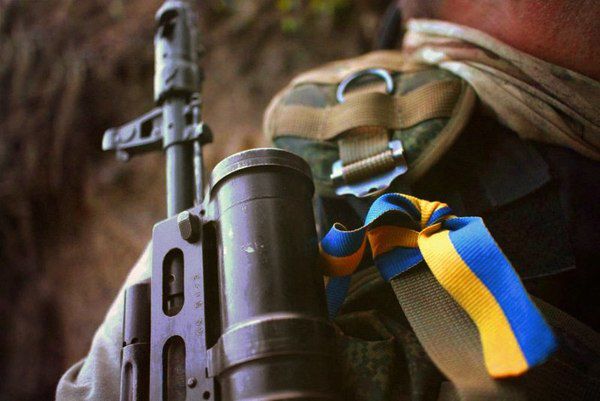 День Перемоги на Донбасі: один військовий загинув, п'ять поранені. Наші бійці знищили п'ятьох бойовиків.