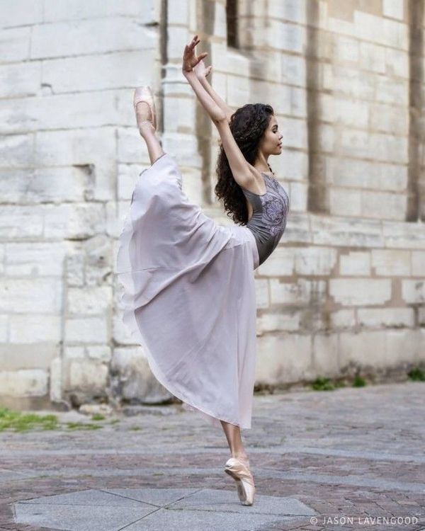 Ця балерина зведе з розуму будь-кого!. Про такий гнучкості тіла можна тільки мріяти!