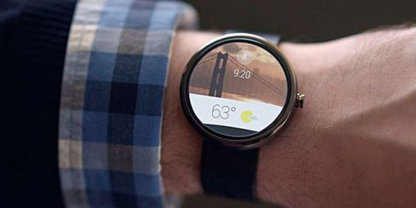 На презентації продуктів ,Google планує випустити власний розумний годинник.  Google на початку жовтня, компанія може показати перший у своїй історії смарт-годинник.
