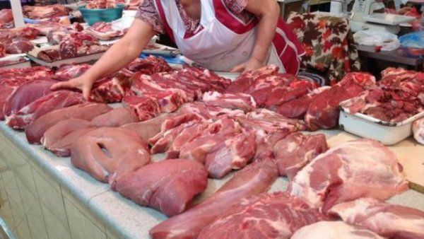 Очікувати зниження цін на м'ясо не варто. Все почалося через корми.