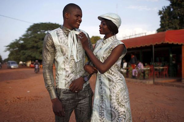 Яскраві знімки, які показують сучасну моду в бідній країні Африки (Фото). Колоритна фотодобірка, яка покаже, як бути модним в Африці.
