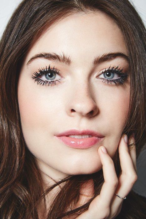 Неймовірно! 4 способи нафарбувати вії однією тушшю для різного ефекту в макіяжі. Запитай дівчат, без якого кроку в макіяжі вони не вийдуть з дому, і більшість відповість: без туші.