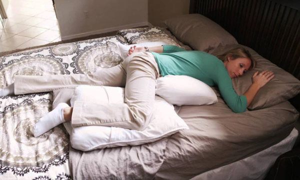 Ось як обрана вами поза для сну впливає на ваше здоров'я. Терміново поверніться на бік!