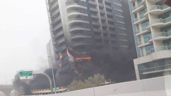 У Дубаї горить висотна будівля Zen Tower. Сьогодні вранці в Дубаї в районі Dubai Marina виникла пожежа в одному з висотних будівель - Zen Tower.