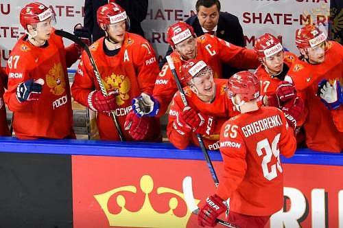 Три причини, чому Росія перемогла швейцарців в хокею. Ми пояснюємо тобі, як це сталося, і хто найкрутіший у російській банді.