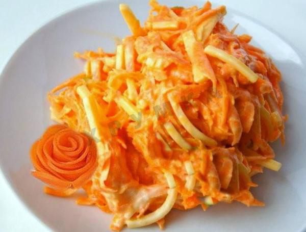 Простий та корисний салат моркви з часником та горіхами