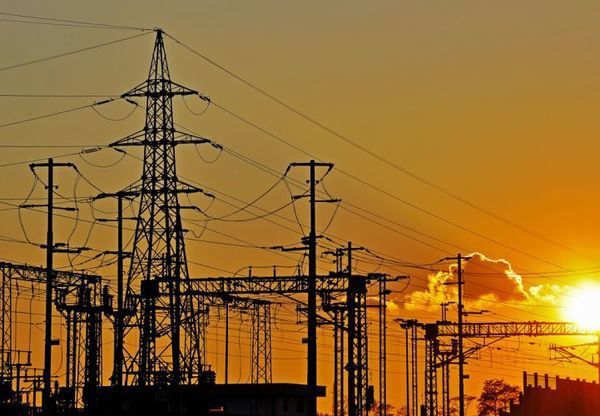 Коли в Україні зростуть ціни на електрику - новий RAB-тариф. Голова НКРЕ Дмитро Вовк розповів, коли запровадять RAB - тарифи і наскільки виростуть ціни на електроенергію.