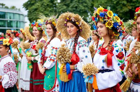 17 травня відзначаємо День української вишиванки. Свято, присвячене українській національній культурі і традиції.