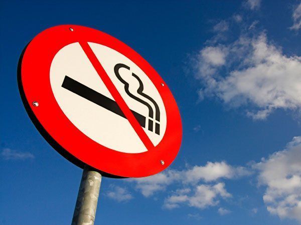 Ось перша країна в світі, де за сигарети будуть саджати!. Передовий досвід або наступ на свободу?