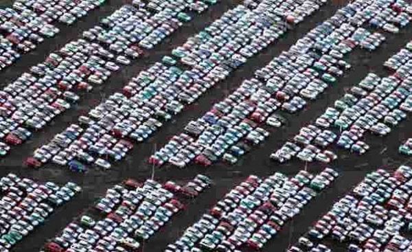 Куди діваються непродані автомобілі. З кожним роком збільшується кількість автомобілів, які не знайшли свого покупця.