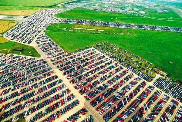 Куди діваються непродані автомобілі. З кожним роком збільшується кількість автомобілів, які не знайшли свого покупця.