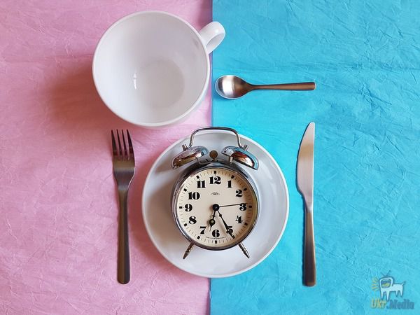 Дієтологи розвіяли популярний міф про користь сніданку. Ситний сніданок є головним ворогом тонкої талії.