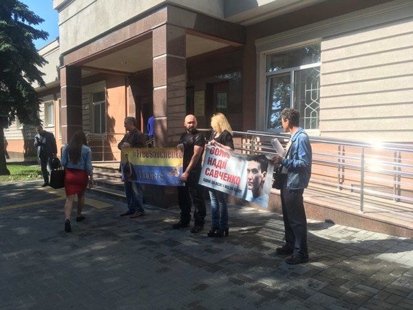 Новий суд у справі Савченко. День другий. Заарештованому нардепу надали державного адвоката, бо вона відмовилася від платних.