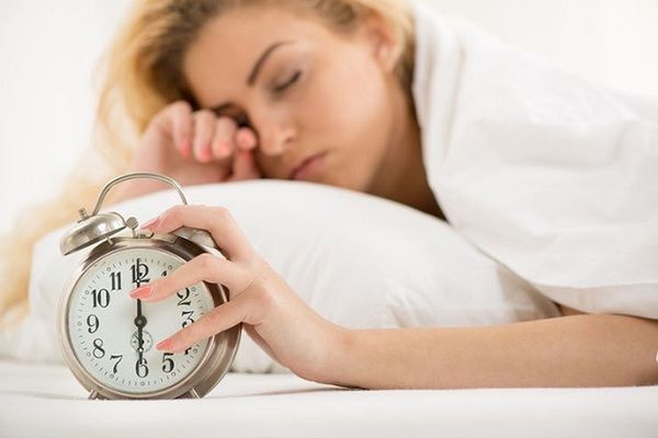 Ваш організм вирішує скільки вам потрібно спати. Головне,щоб після сну ти відчував себе бадьоро.