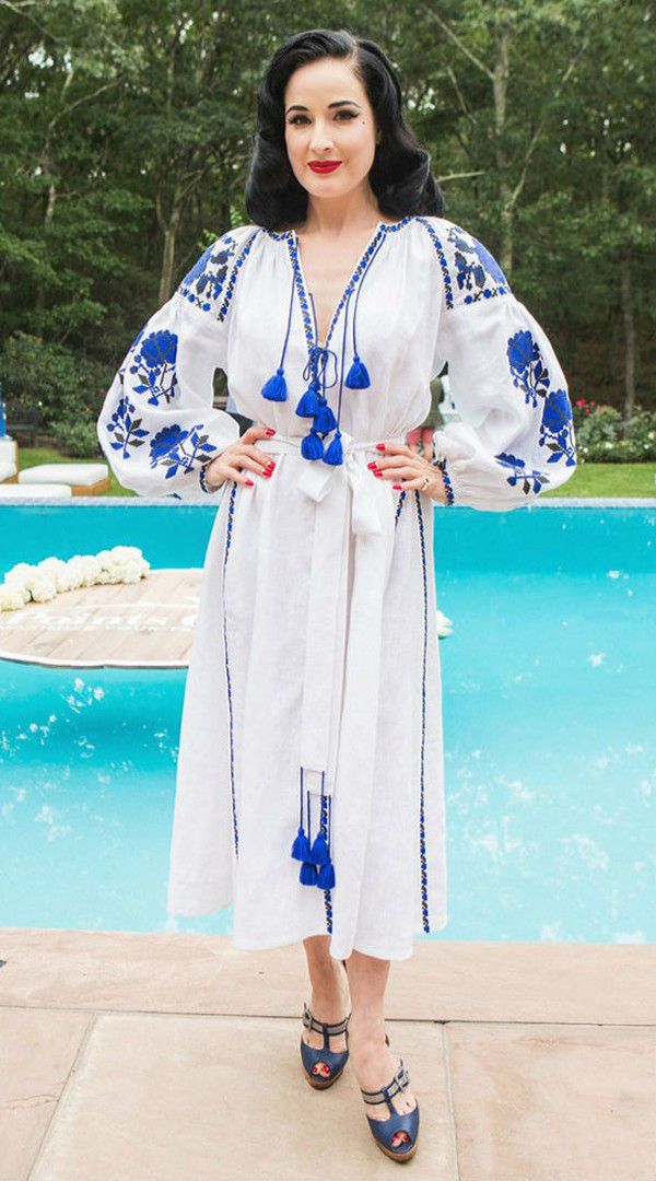 День вишиванки: фото світових зірок в національних українських вбраннях. Знаменитості, які полюбляють вишиванки.