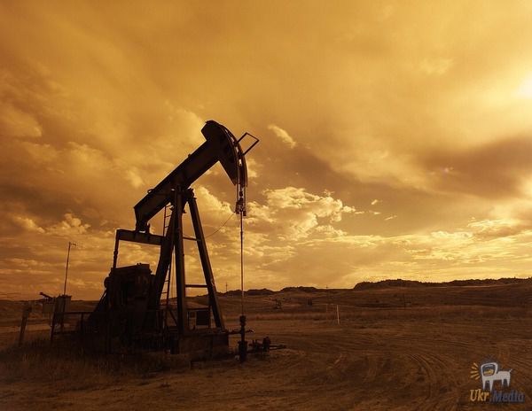 Нафта дешевшає 16 травня на даних API про зростання її запасів у США. Світові ціни на нафту знижуються зранку в середу після виходу даних Американського інституту нафти (API) про несподіване зростання запасів цієї сировини в США, свідчать дані торгів.