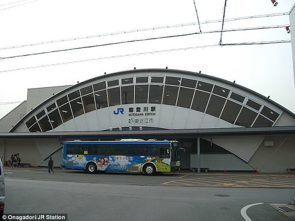 Поїзд в Японії виїхав зі станції на 25 секунд раніше. Ось що зробили в залізничній компанії. "Цьому немає виправдань", - сказали вони.