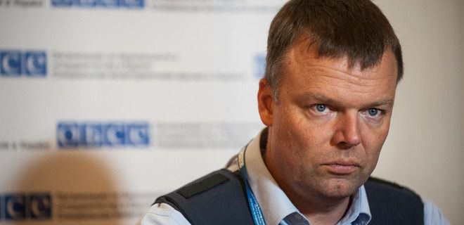 Хуг терміново відправляється на Донбас із незапланованою поїздкою. В ОБСЄ відзначають загострення ситуації на Сході України.