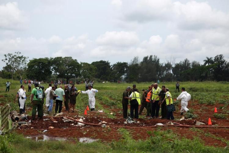 Авіакатастрофа на Кубі: Boeing 737 забрав життя понад 100 людей (ФОТО). В результаті аварії пасажирського лайнера Boeing 737 на Кубі загинули, за останньою інформацією, понад 100 осіб.