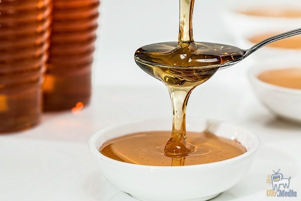 Вчені відкрили несподівану властивість меду. Мед в раціоні знижує розмір артеріальних бляшок на 30%.