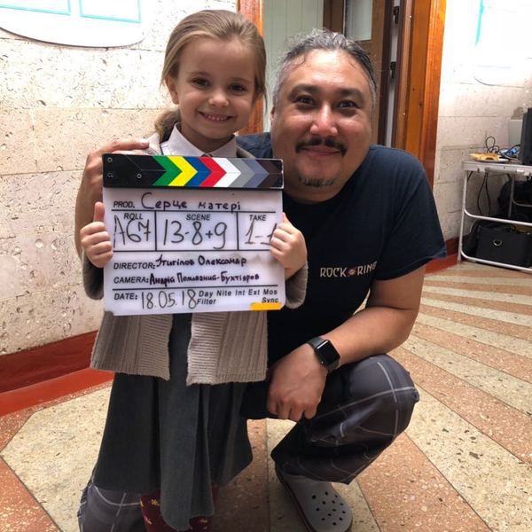 Дочка телеведучої Лілії Ребрик знімається у кіно. 5-річна донька телеведучої Лілії Ребрик Діана взяла участь у зйомках нового українського фільму.