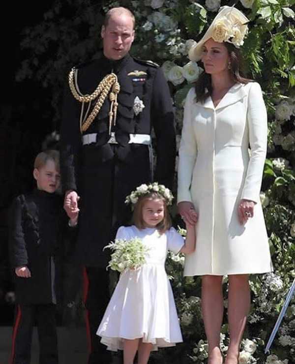 Недбалість або ощадливість: у мережі обговорюють старе вбрання Кейт Міддлтон на весіллі принца Гаррі і Меган Маркл. Кейт одягла сукню, в якій її бачили вже три рази.