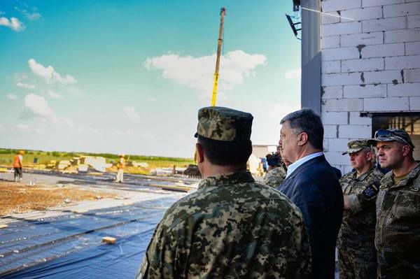 Петро Порошенко відвідав полігон "Широкий лан". Перша черга комплексу полігону «Широкий лан» має бути введена в експлуатацію восени цього року.
