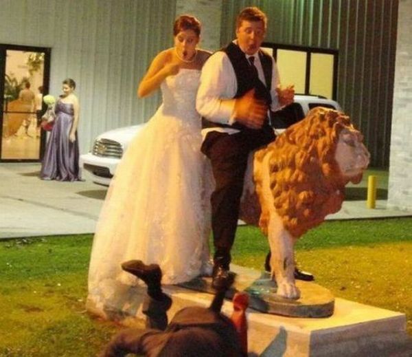 Сміх до сліз: весільні знімки, після яких ви точно передумаєте одружуватися. Дика дичина, або 25 весільних фотографій!