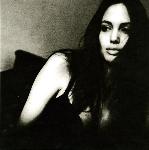 Рідкісні фото Анджеліни Джолі, зроблені рукою Бреда Пітта. Як же все перевернулося!