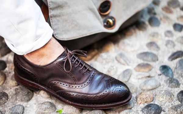 Чоловіки! Не носіть ці види взуття зі шкарпетками. Притримуйтесь цих правил і будете по особливому стильні.