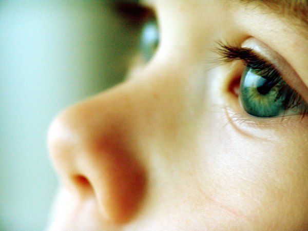 Очі - це вікно до мозку: вчені пояснюють, як колір очей впливає на поведінку людей. Дослідження показало, що поведінка людей дуже пов'язана з кольором їхніх очей.