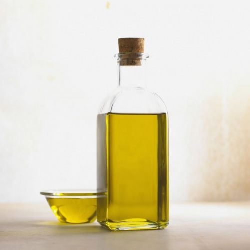 В Україні заборонили пальмову олію. Пальмова олія — рослинний продукт, що отримується з плодів олійної пальми.